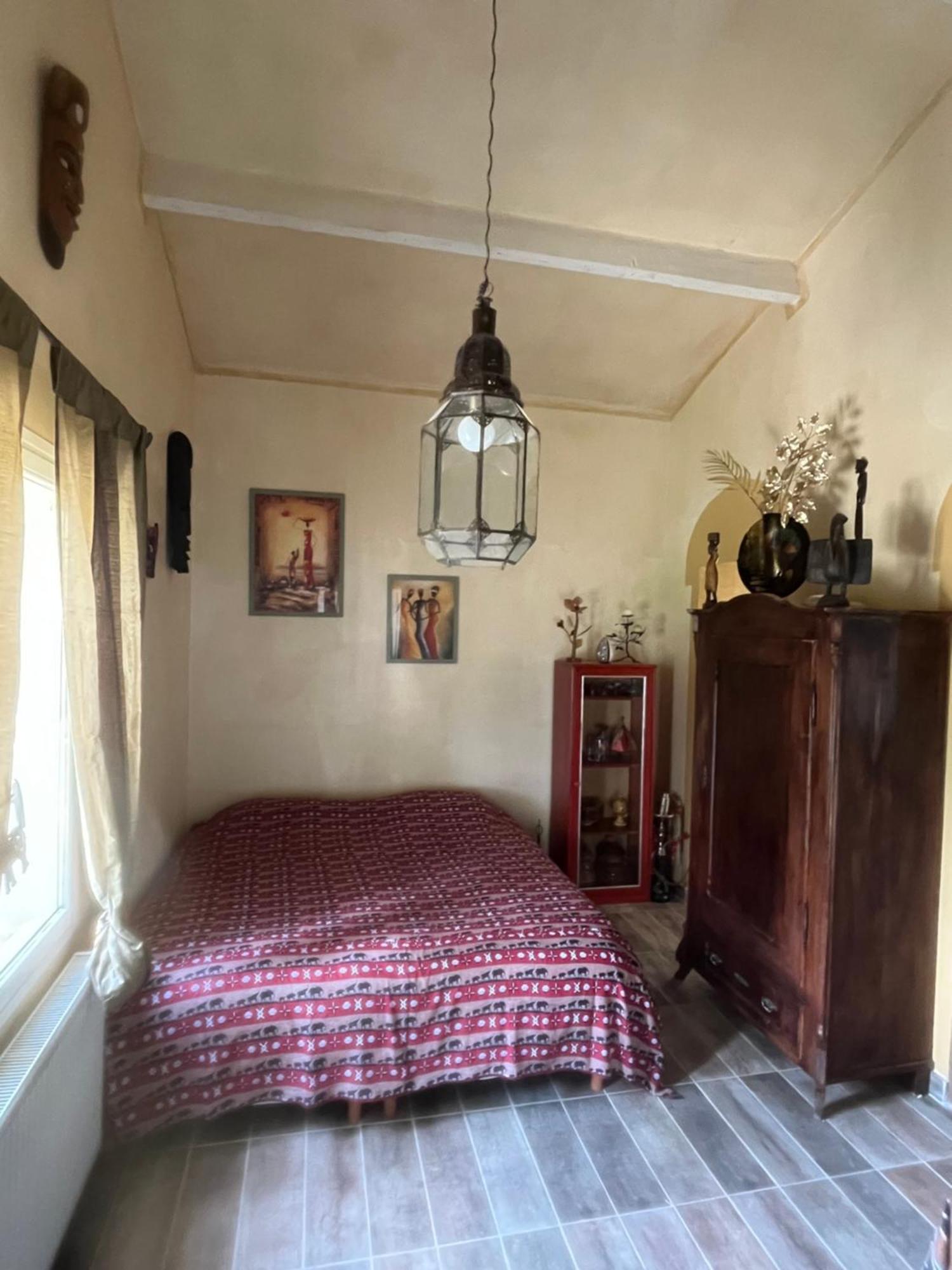 Chambre D'Hotes La Tour-dʼAigues Esterno foto